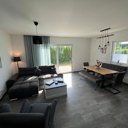 Doppelhaushaelfte Mit Terrasse Villa Elmenhorst/Lichtenhagen Exterior foto