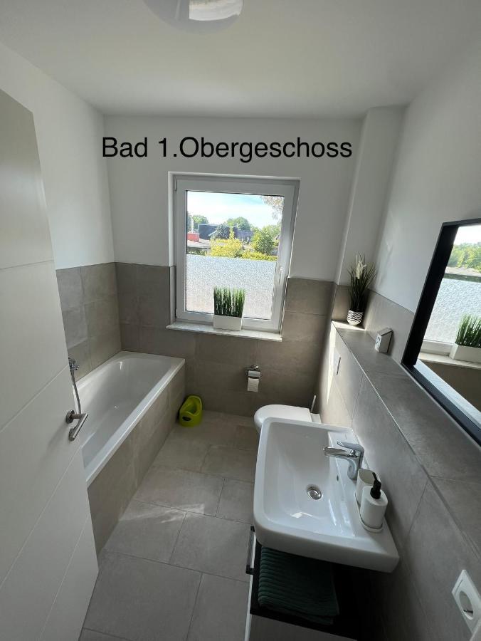 Doppelhaushaelfte Mit Terrasse Villa Elmenhorst/Lichtenhagen Exterior foto