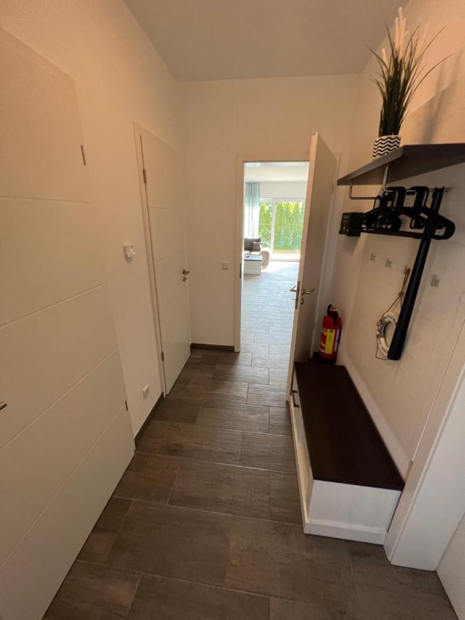 Doppelhaushaelfte Mit Terrasse Villa Elmenhorst/Lichtenhagen Exterior foto